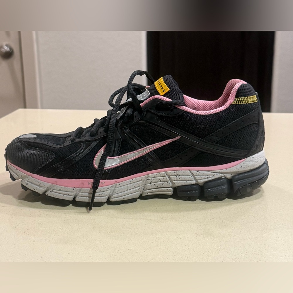 Nike Air Max Moto+ Trail LIVESTRONG – Women’s Size 10